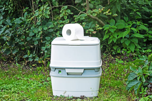 Portable Toilet Options We Offer in Daleville, AL